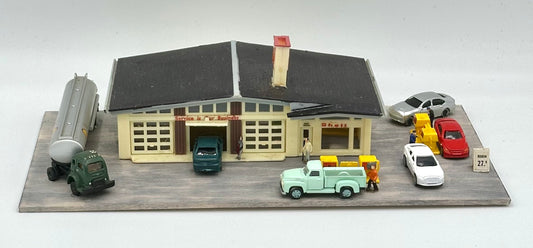 Bachmann N Scale "Shell Service Station" Fully Assembled New Diorama