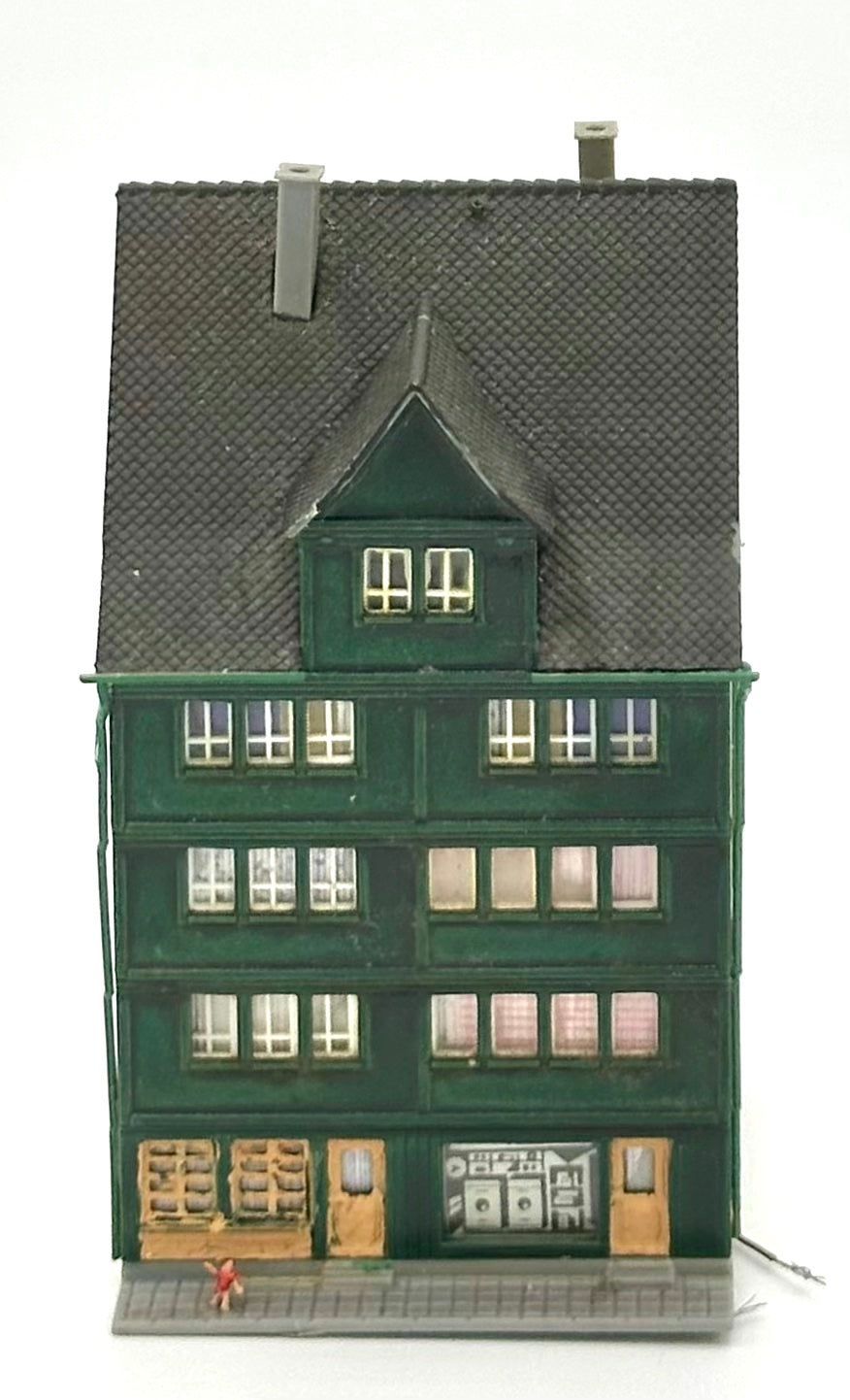 Kibri Z Scale 5-Story Custom Painted/Weathered Apartments/ First Floor Shops Full Assembled Lighted