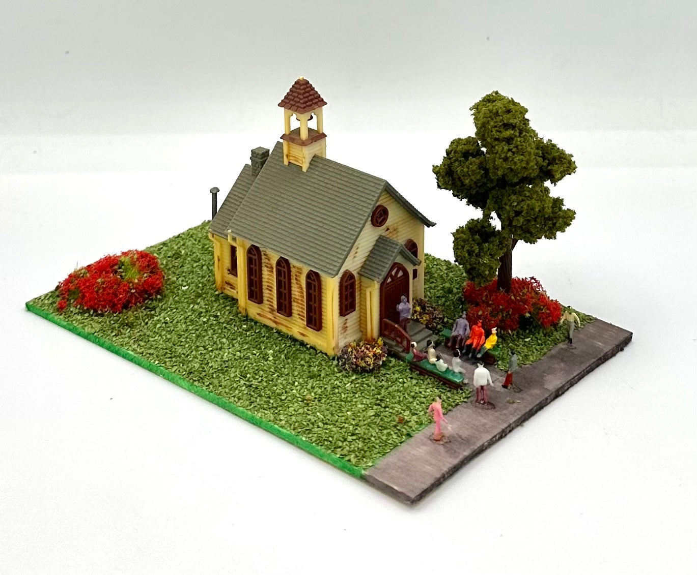 Bachmann N Scale Weathered Country Church Lighted Diorama