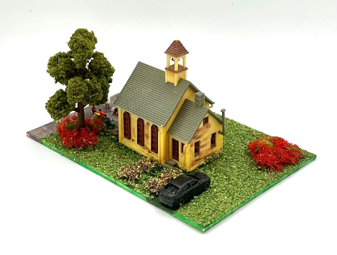 Bachmann N Scale Weathered Country Church Lighted Diorama