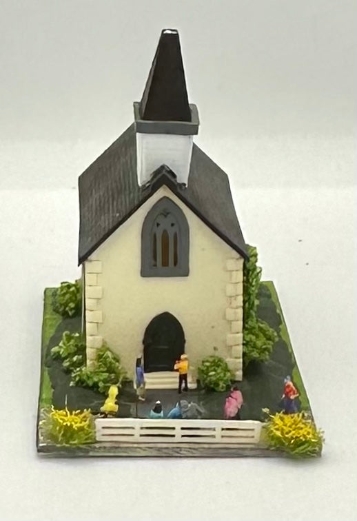 Bachmann N Scale Landscaped Country Church Lighted Diorama