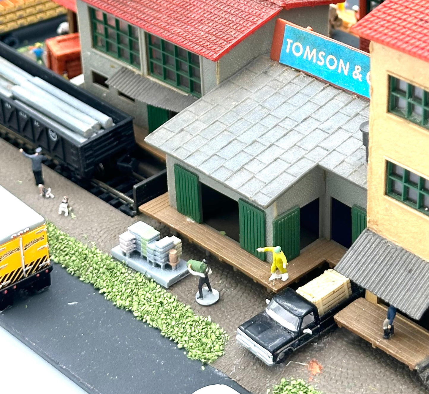 Pola N Scale Custom 1/2/3 Story  Industrial Buildings "Tomson & Co." Industrial complex Diorama