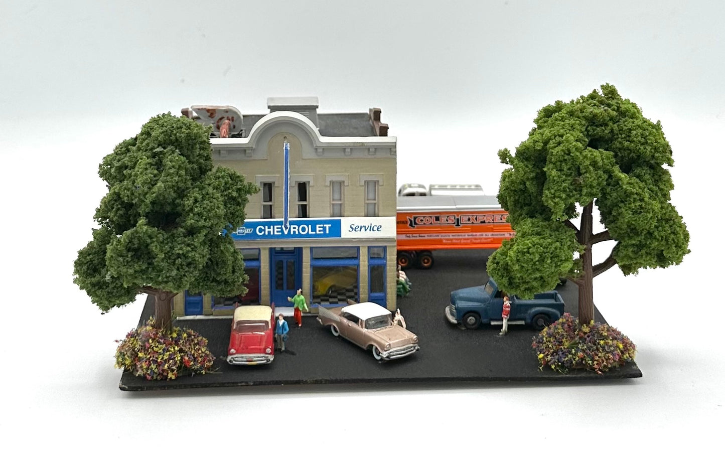 Woodland Scenics DPM, N Scale Custom Painted 2 Story Chevrolet Car Showroom Diorama.