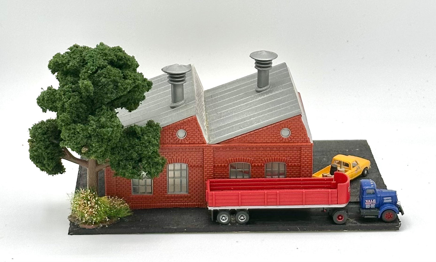 Model Power 2575 N Scale Custom& "Eastern Chemicals Co," Fully Assembled Lighted Diorama