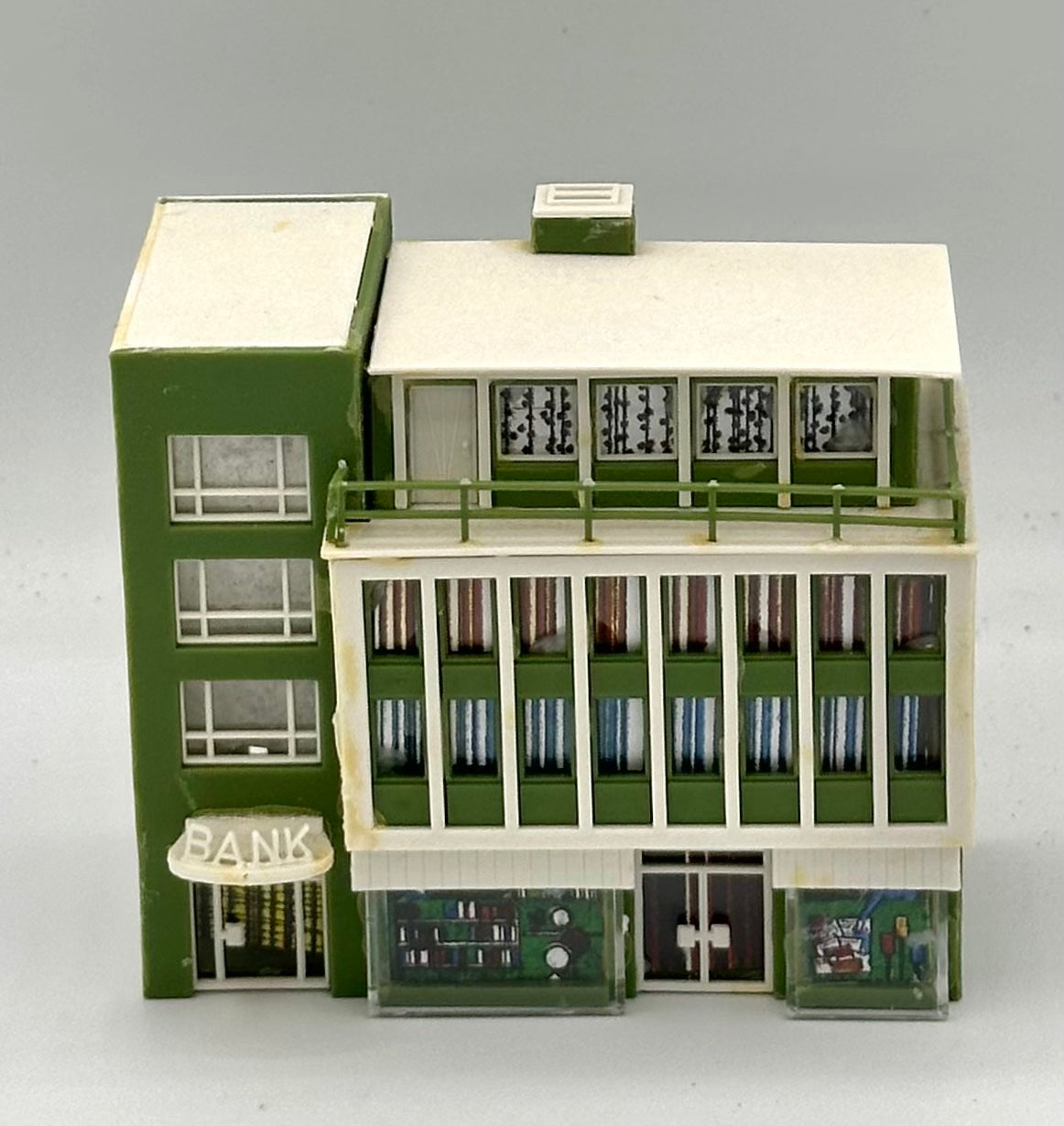 Vollmer N Scale 7729 Modern Bank Complex.