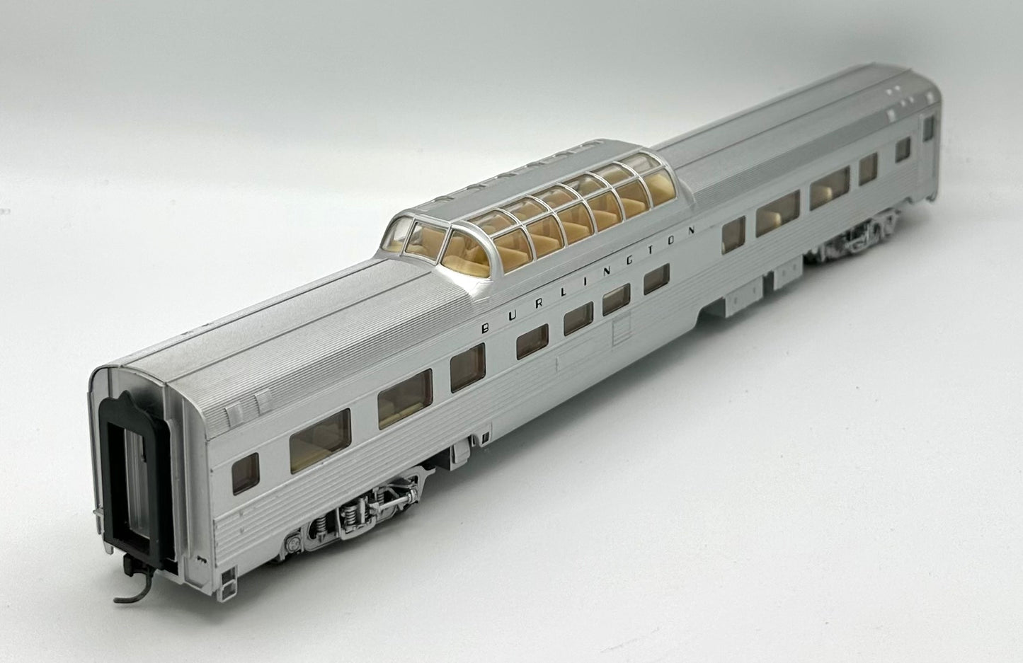 Walthers HO Scale Burlington Budd Vista Dome Coach