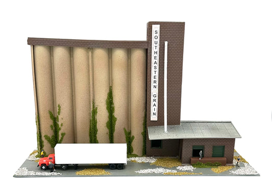 Walthers N Scale Southern Grain Elevator Building Custom Painted/Weathered New Diorama