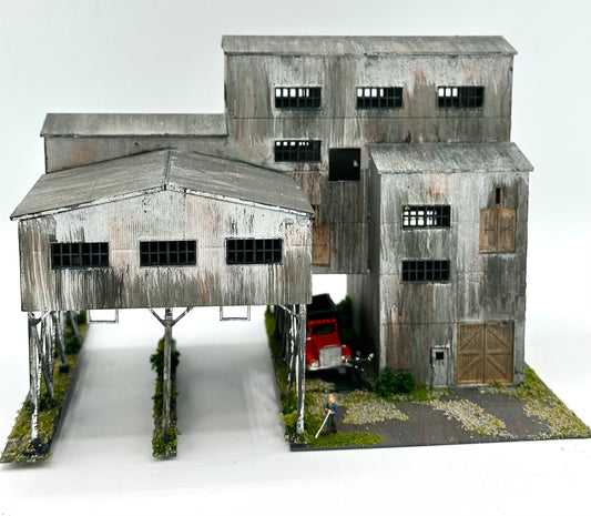 Walthers Cornerstone 933-3836 N Scale Custom Painted/Weathered Fully Assembled New Diorama