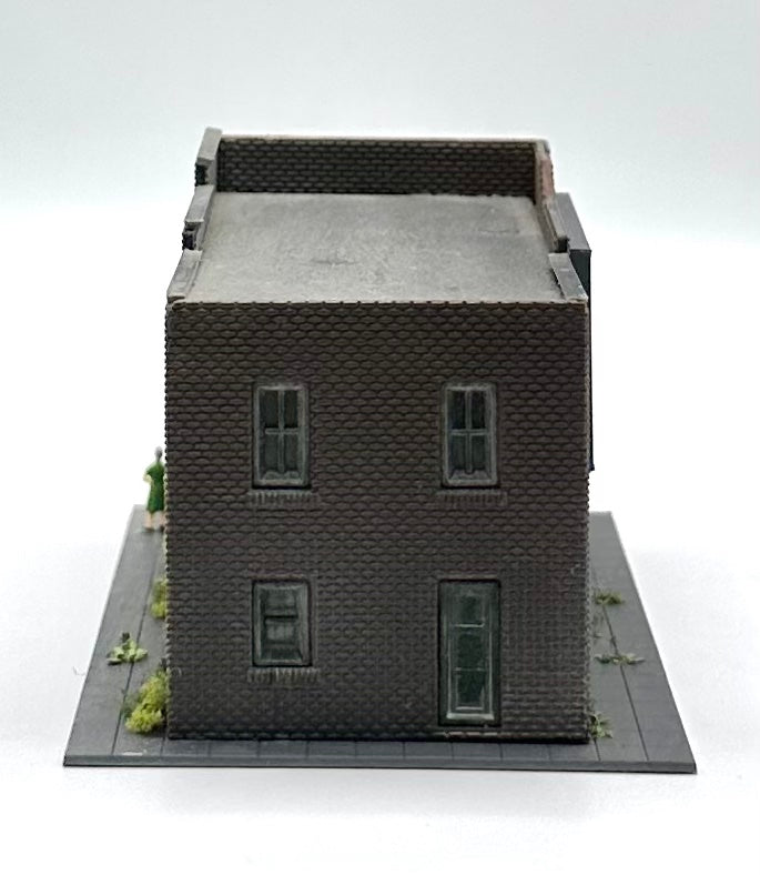 N Scale 2-Story Empty Weathered Building