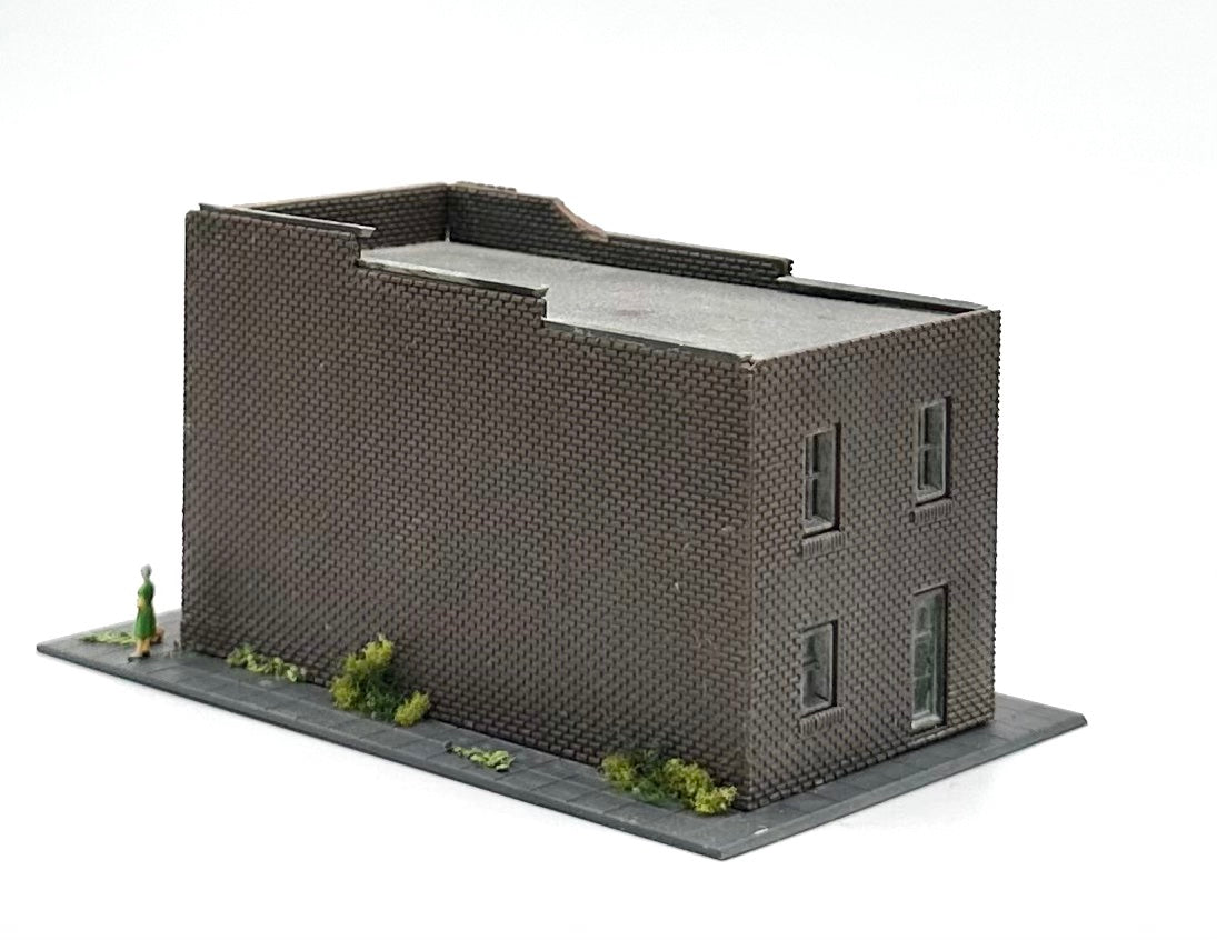 N Scale 2-Story Empty Weathered Building