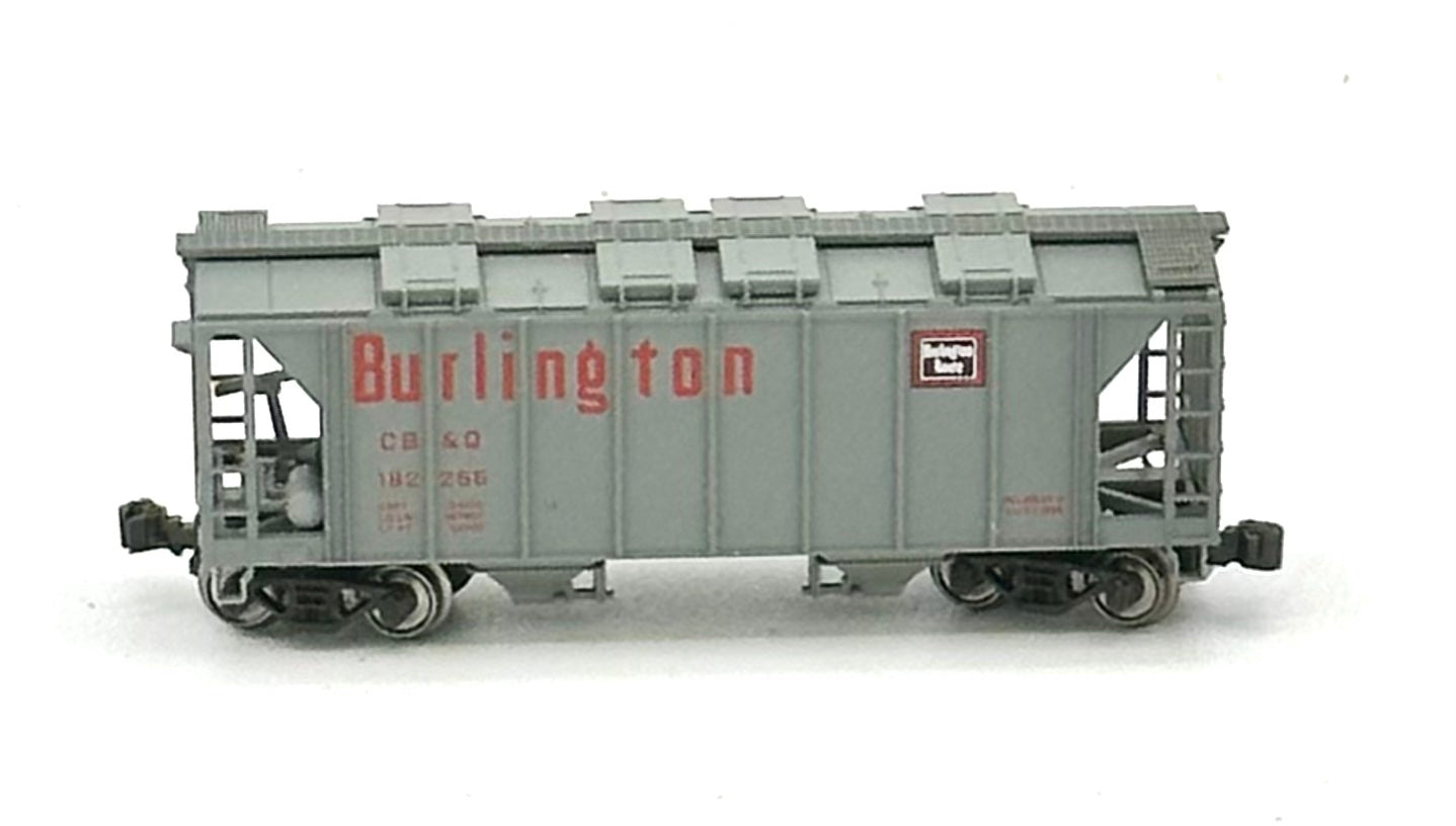 Kato N Scale Burlington 2 Bay Covered Hopper Freight Car