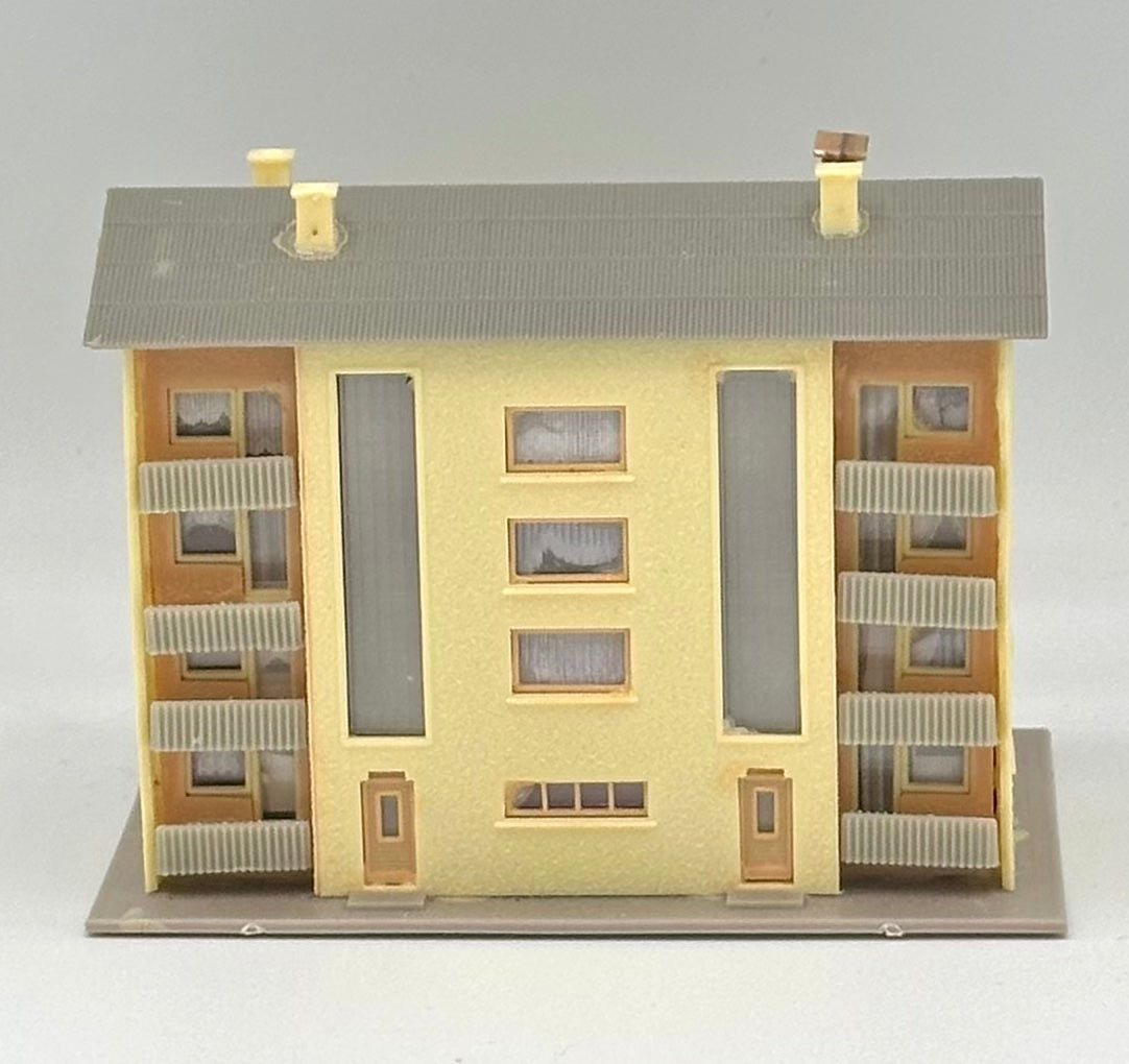 Vollmer N Scale Modern 4-Story Apartment Complex.
