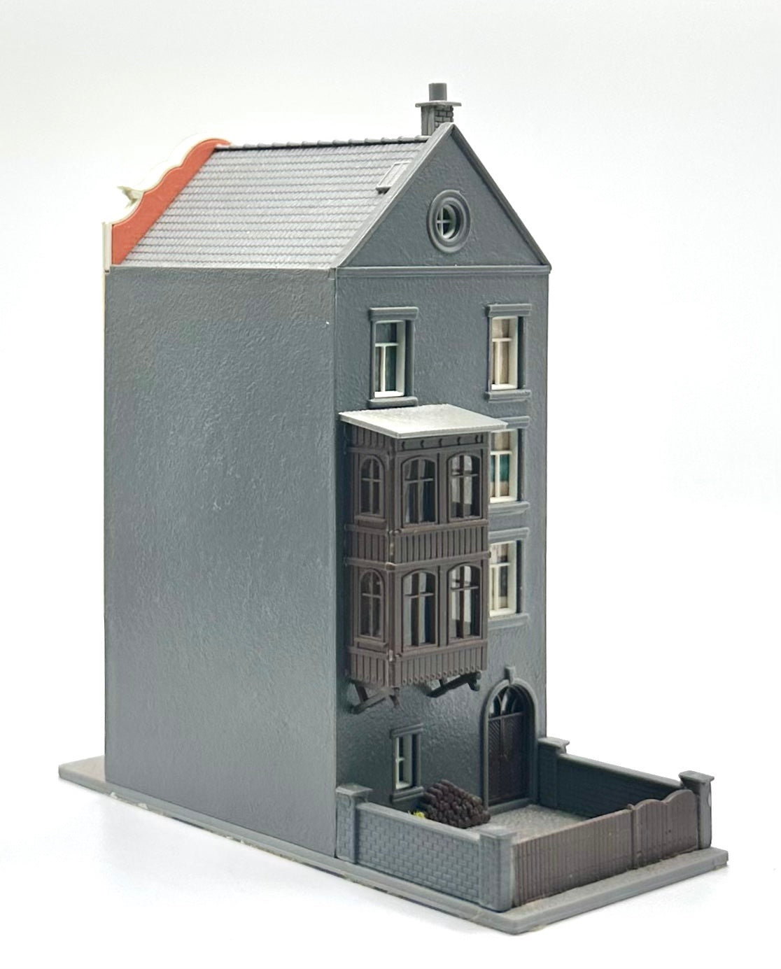 Pola N Scale 4-Story Building Apartment & Coffee Shop. With Internal Light