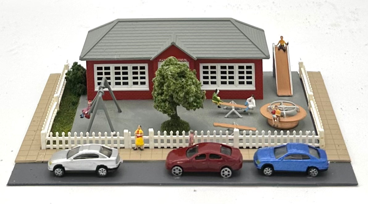 Bachmann N Scale 55-7307 "SchoolHouse/Playground" Diorama