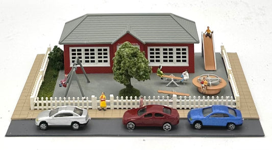 Bachmann N Scale 55-7307 "SchoolHouse/Playground" Diorama