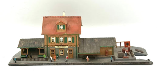 Kibri E 257 N Scale 3-Story Country Train "HatField" Station Building