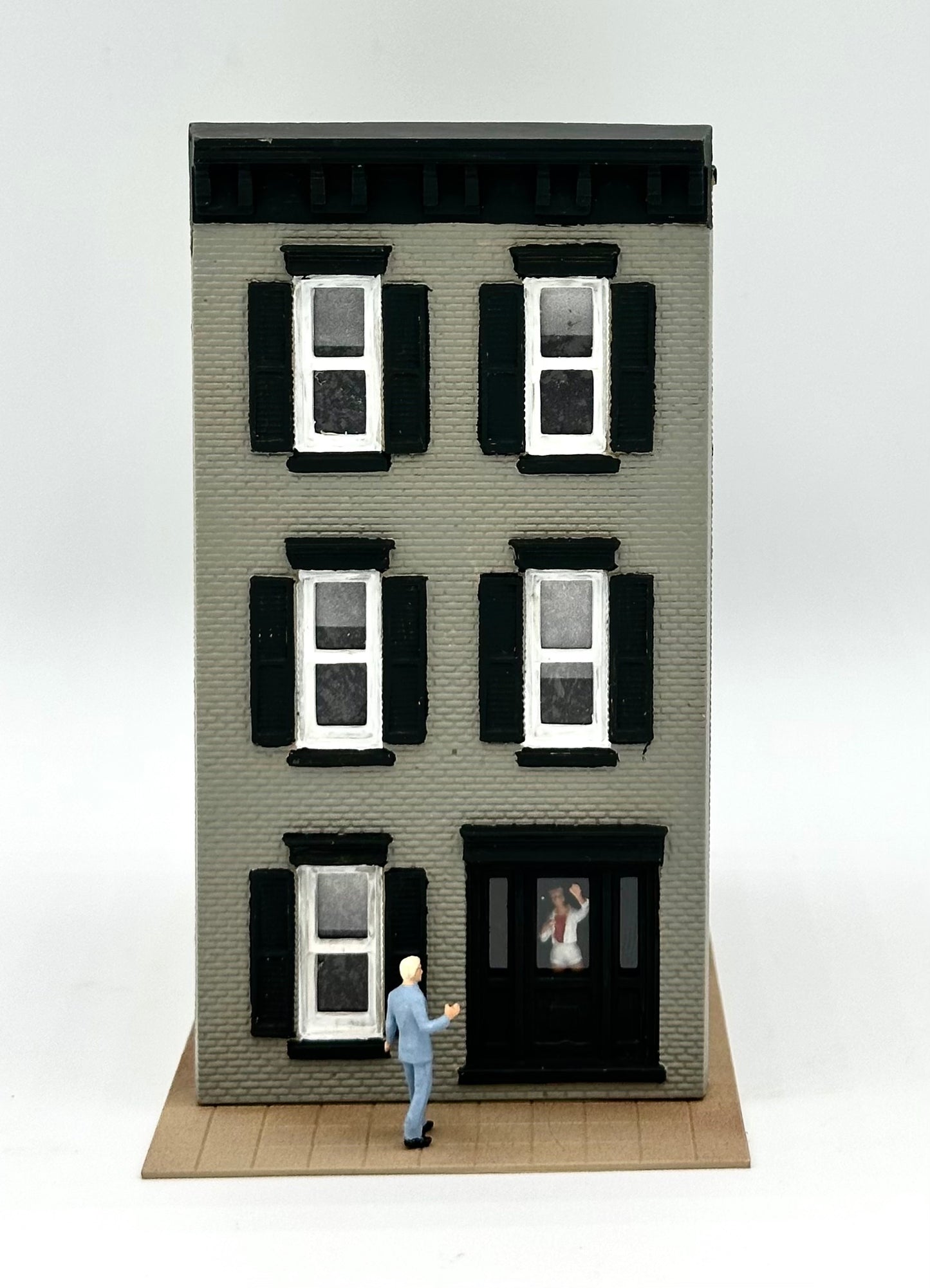 HO Scale 3-Story Custom Painted Town House Fully Assembled. Lighted