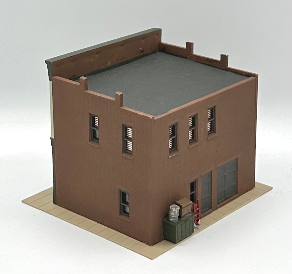 DPM Woodland Scenics HO Scale Custom Painted 2-Story "Callahans Irish Pub" Building