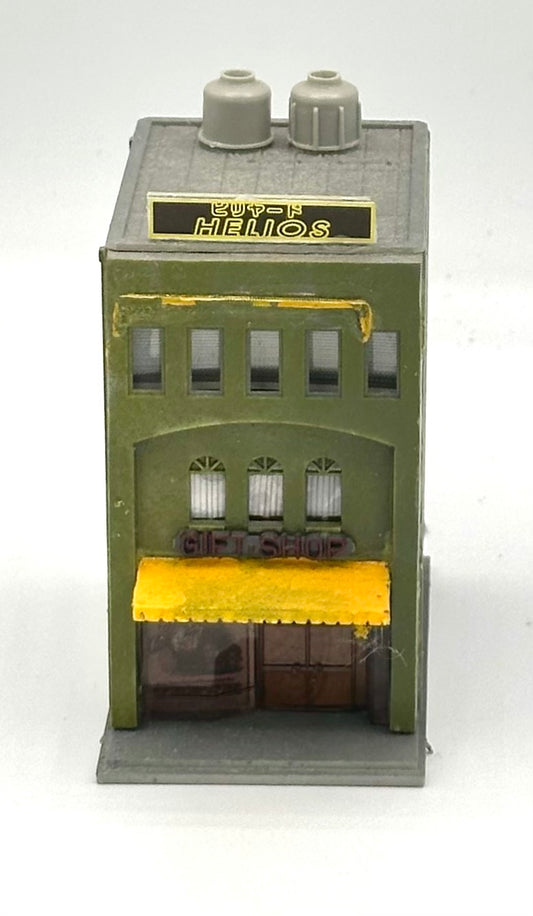 TomyTec N Scale 3-Story  GiftShops/Apartments