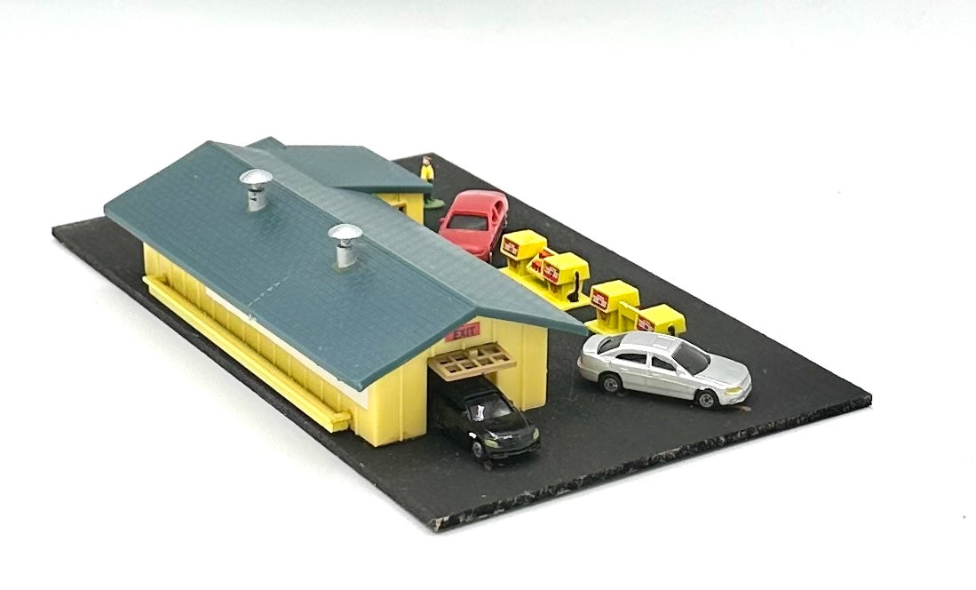 Bachmann N Scale  Car Wash And Gas Station Diorama