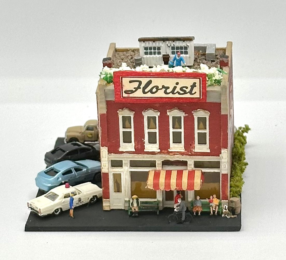 DPM N Scale Custom Painted/Weathered "Florist" Fully Assembled Lighted  New Diorama.