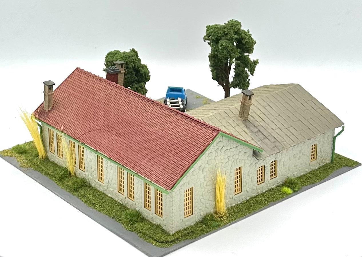 Model Power N Scale Custom Trackside Maintenance Shed  & Yard + 2 Dummy Locomotives Diorama