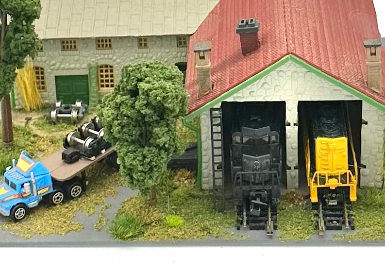 Model Power N Scale Custom Trackside Maintenance Shed  & Yard + 2 Dummy Locomotives Diorama