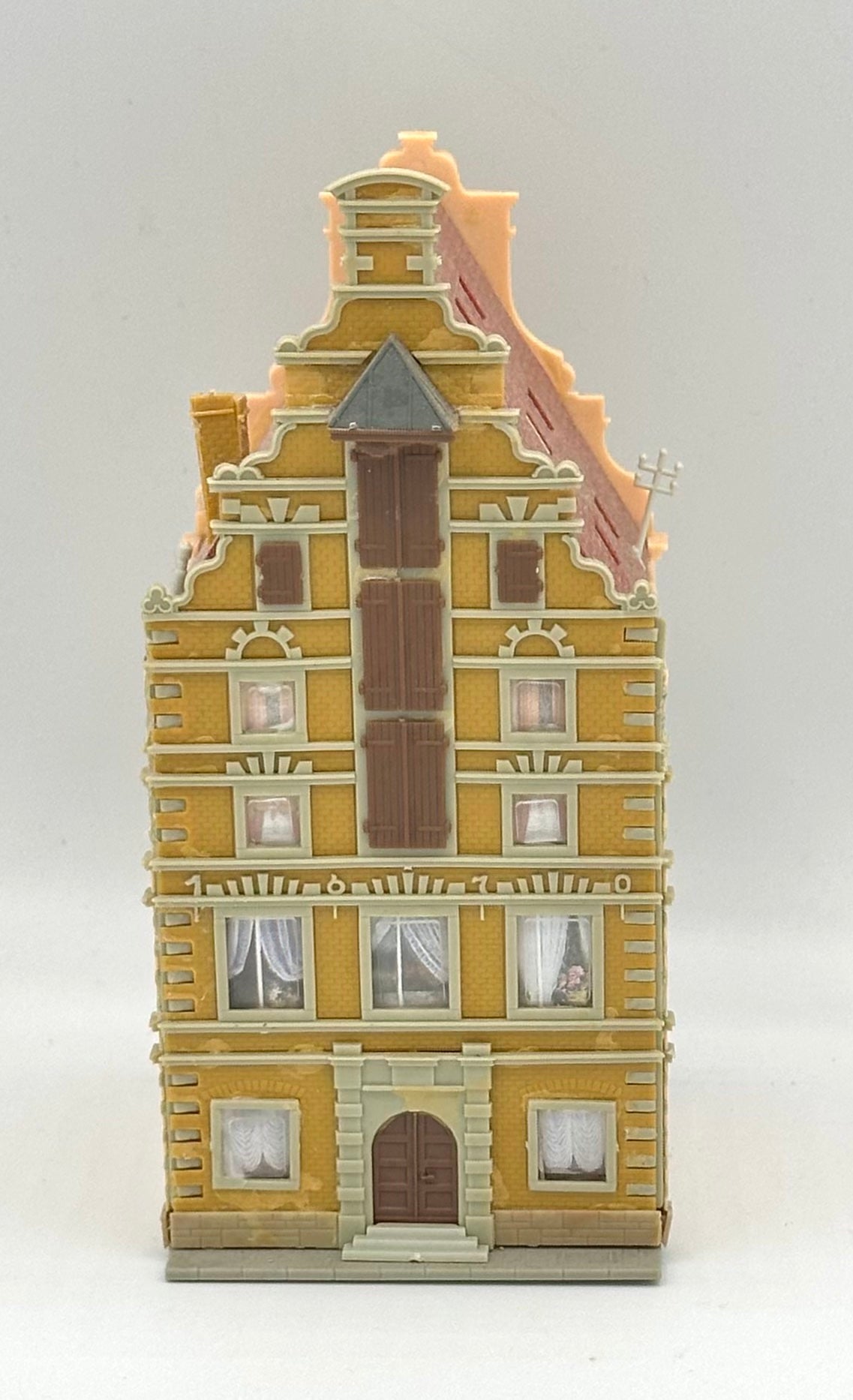 Kibri N Scale 6-Story Traditional German/Dutch Apartment Building, Fully Assembled.