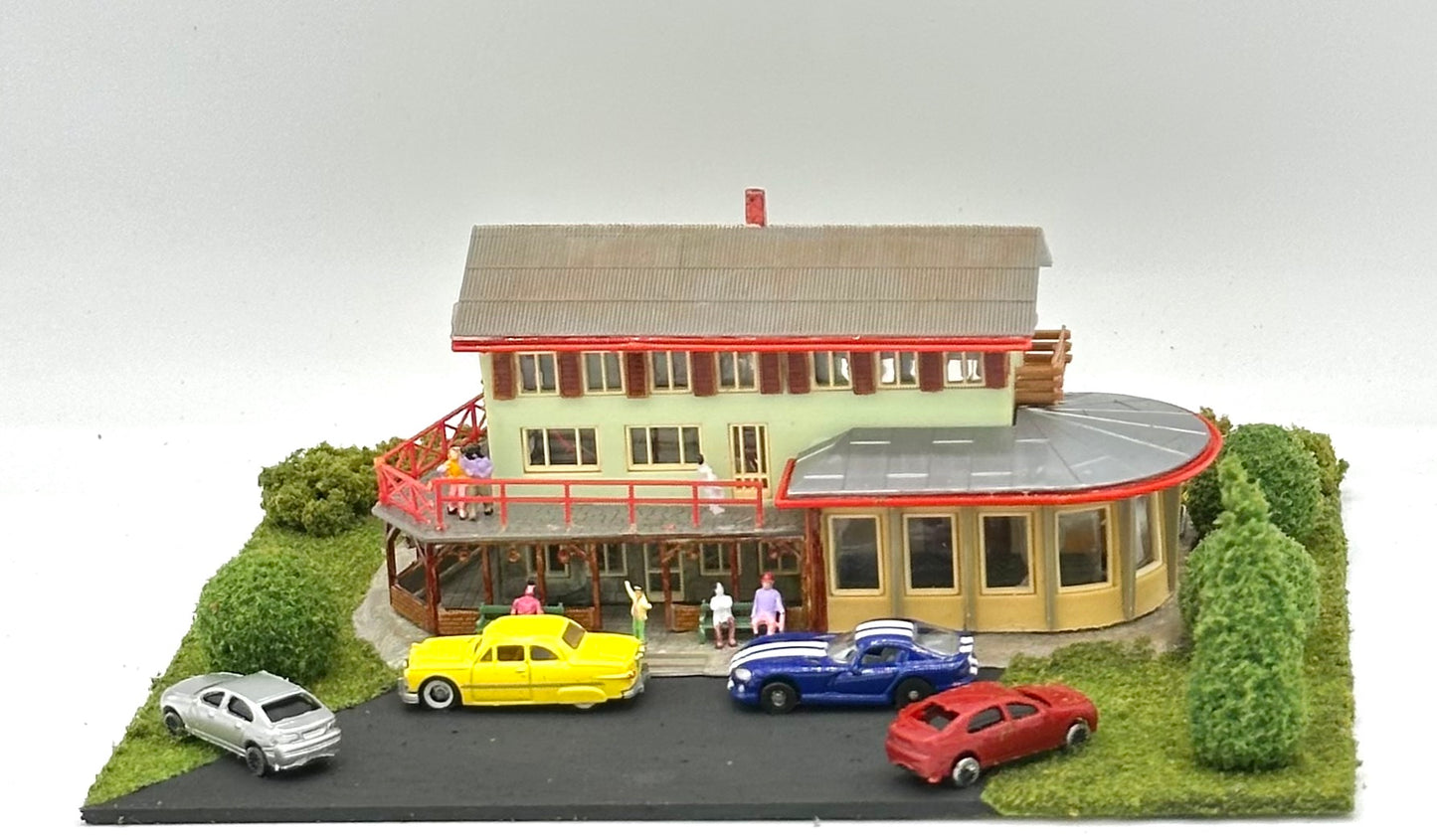 N Scale Custom Painted Modern Cafe Fully Assembled Lighted New Diorama.