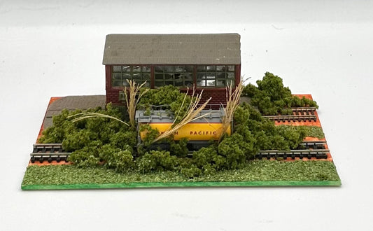 Model Power N Scale Custom Weathered&nbsp; Derelict Overgrown Engine Shed Diorama