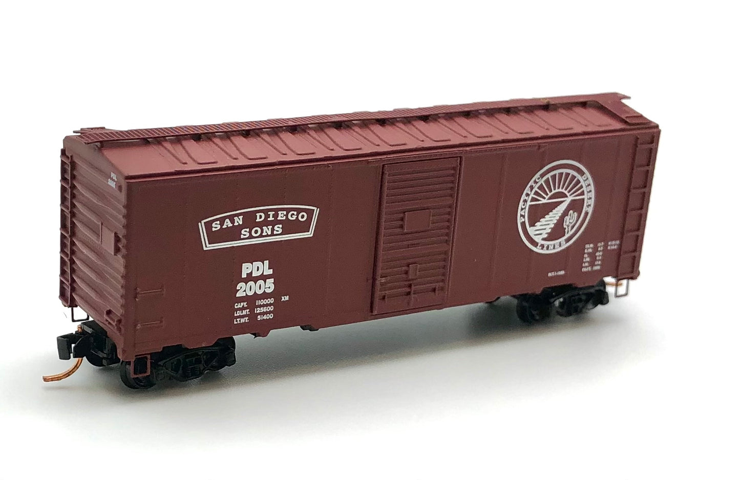 Deluxe Innovations N Scale San Diego & Sons 1944 AAR Boxcar Pacific Desert Line