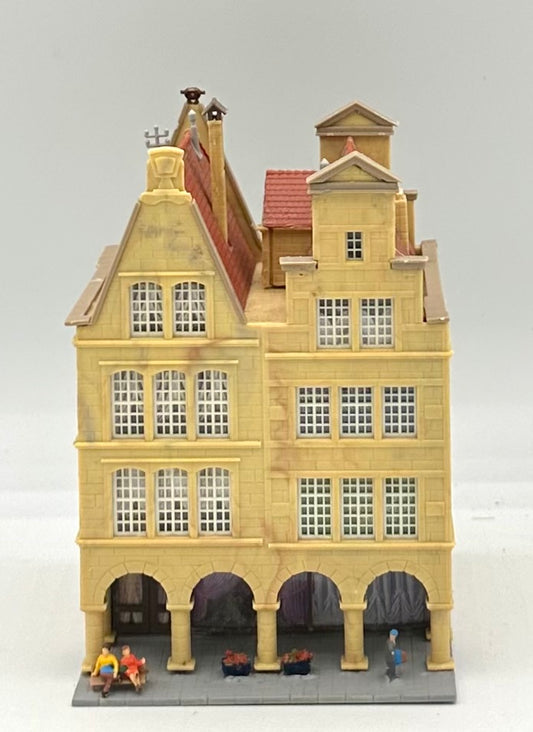 Kibri N Scale 4-Story Shops/ Apartment Building