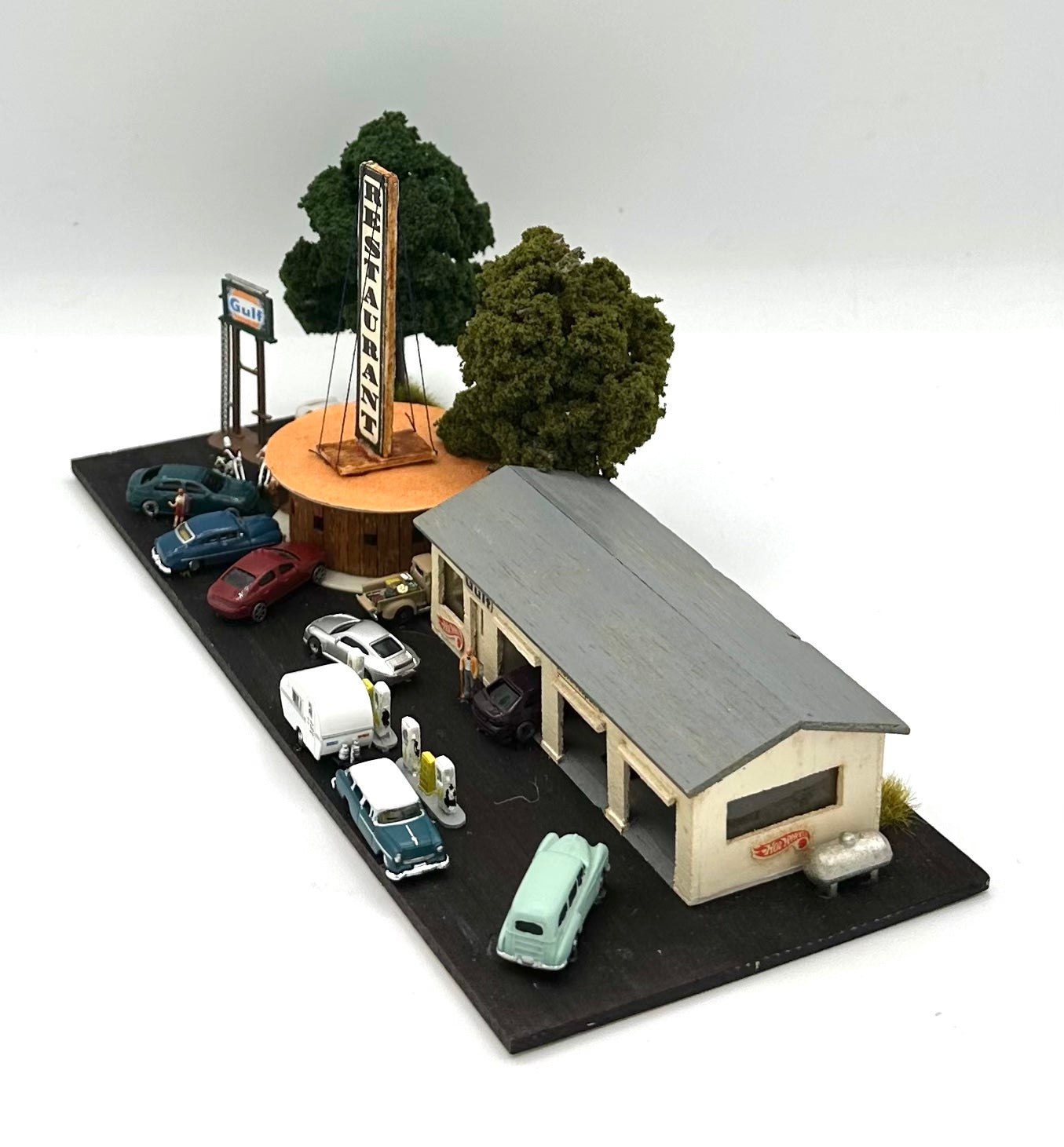 N Scale Weathered Custom Built & Painted  Roadside Cafe/Gulf Gas Station Diorama