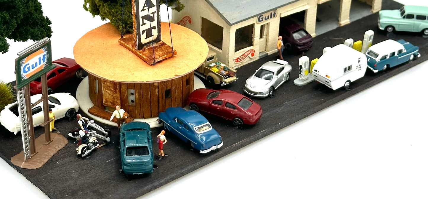 N Scale Weathered Custom Built & Painted  Roadside Cafe/Gulf Gas Station Diorama