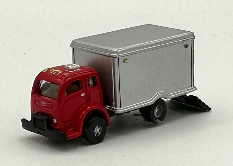 CMW N Scale Die Cast  Red/ Silver Delivery Box Truck with Tail lift