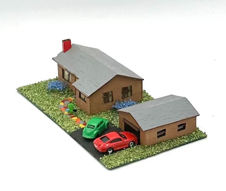 N Scale Weathered Custom Built Ranch Style House plus Garage Diorama