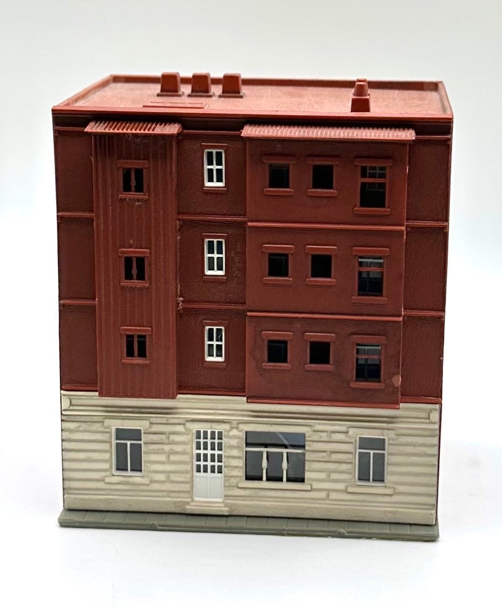 Pola N Scale Remco Building Cleaning Co 4 Story Apartment Building working light