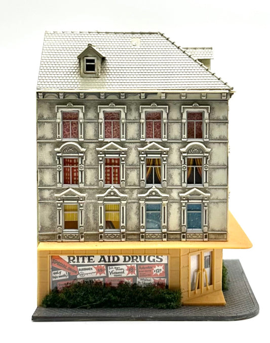 Pola N Scale Weathered 5-Story  Corner Apartment & Rite Aid Store Building