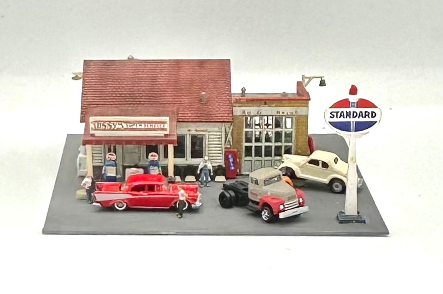 Woodland Scenics N Scale BN 5203 "Sonny's Super Service" Diorama