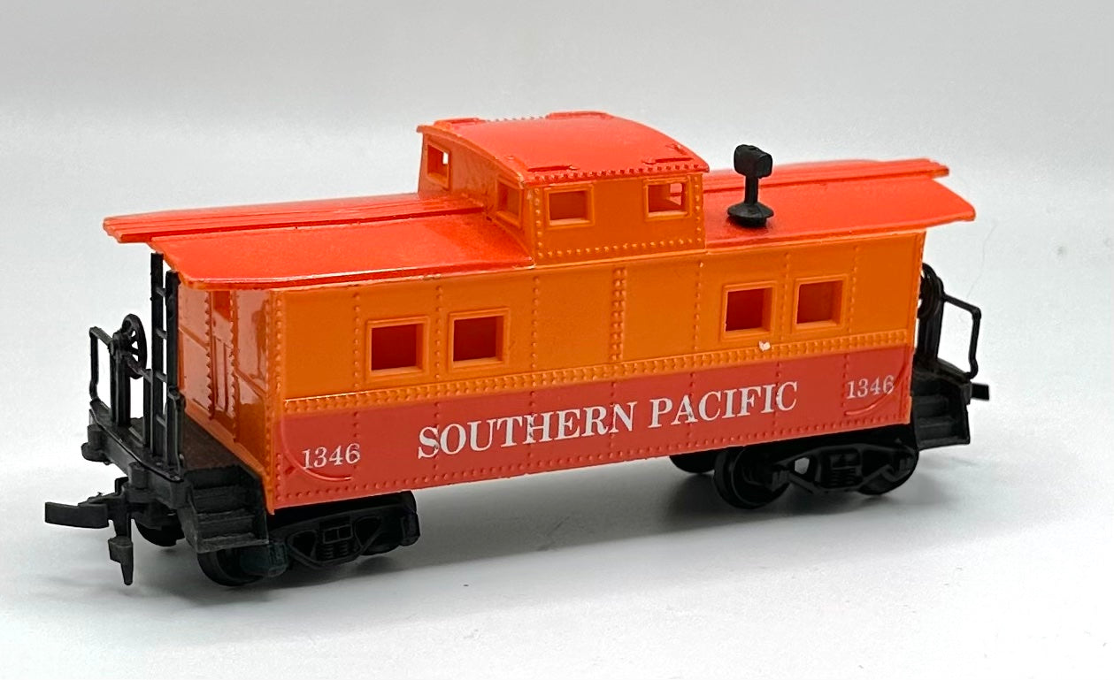 LifeLike HO Scale 8554 Southern Pacific Slant Sided  Cupola Caboose  1346