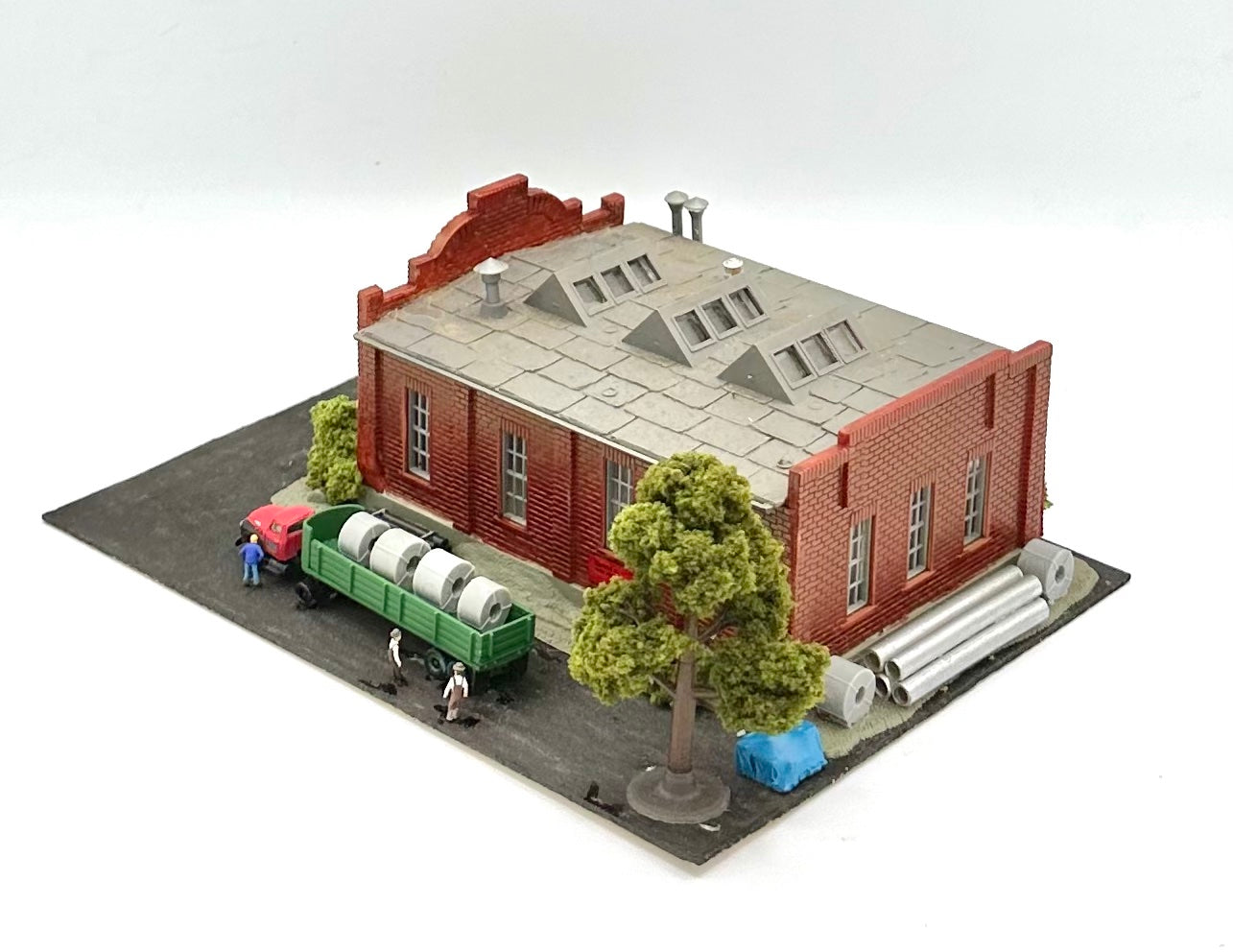 N Scale Model Power Custom Weathered  "Sparky Electric" Building Diorama