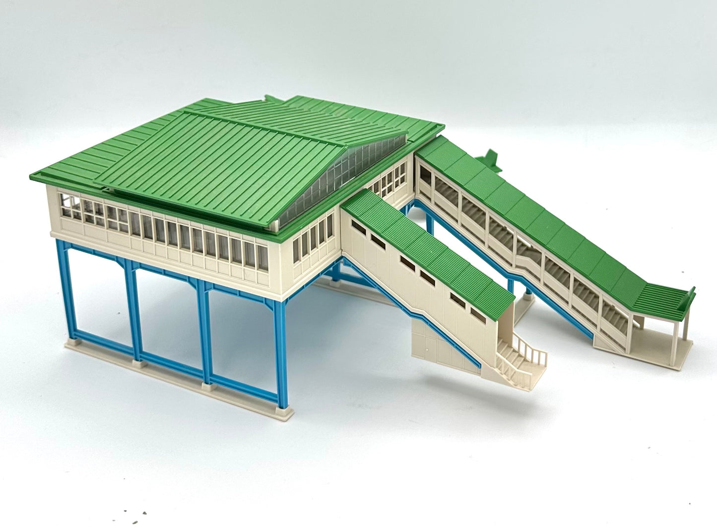 Kato N Scale 23200  Overhead Railroad Station