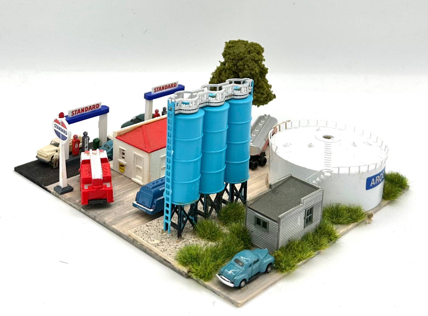 N Scale Weathered Custom Built Standard Gas  Station and Tanker Supply Depot Diorama