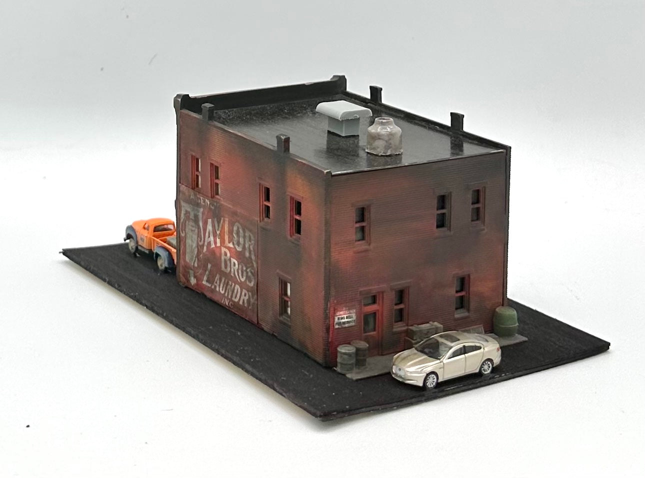 Woodland Scenics DPM, N Scale Custom Weathered 2 Story "B" TV Store Diorama.