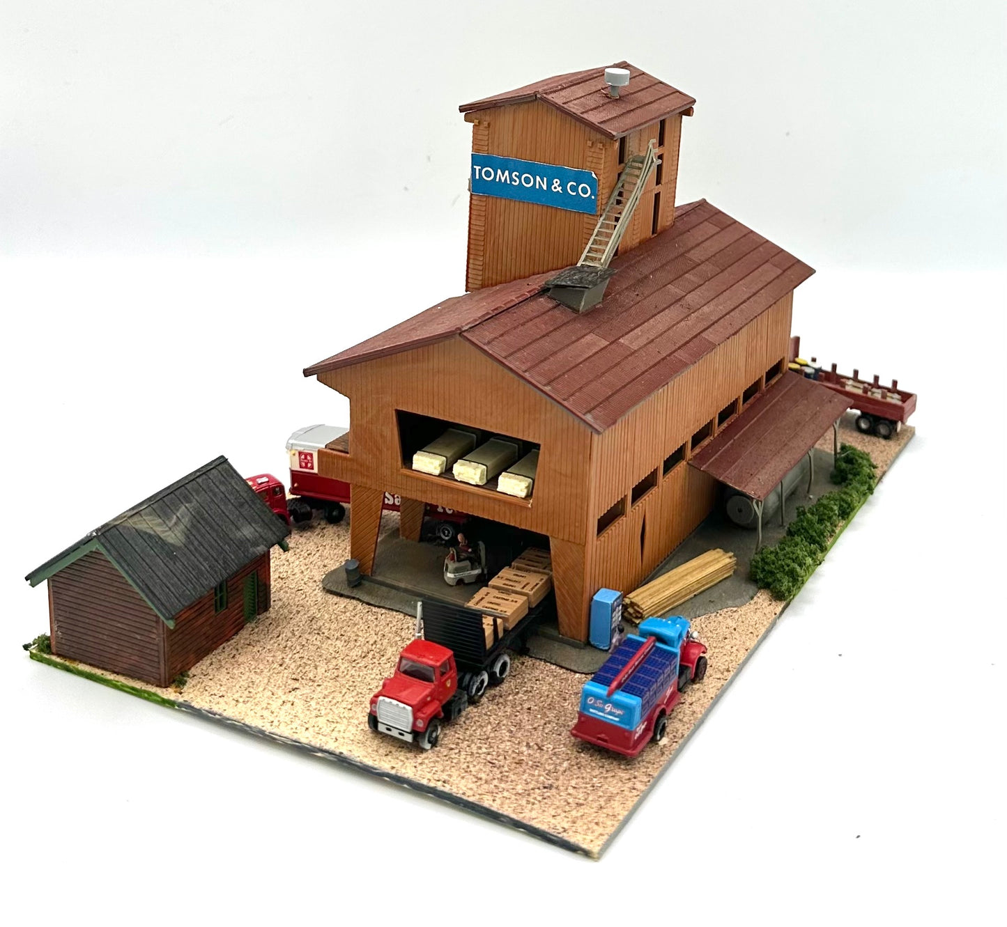 Model Power N Scale 4-Story Industrial  Lumber Yard Buildings "Tomson  & Co." Diorama