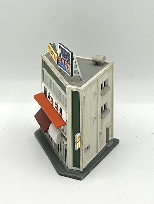 TomyTec N Scale Japanese Style Weathered 3-Story Corner Shop