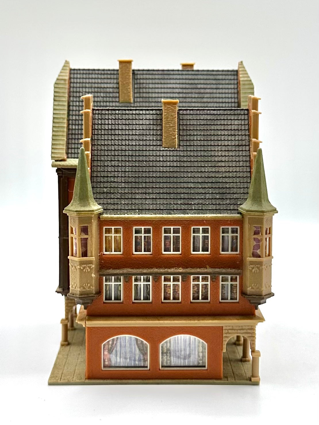 Vollmer N Scale 5-Story Wood Lattice Timber Frame Shops/ Apartment Building