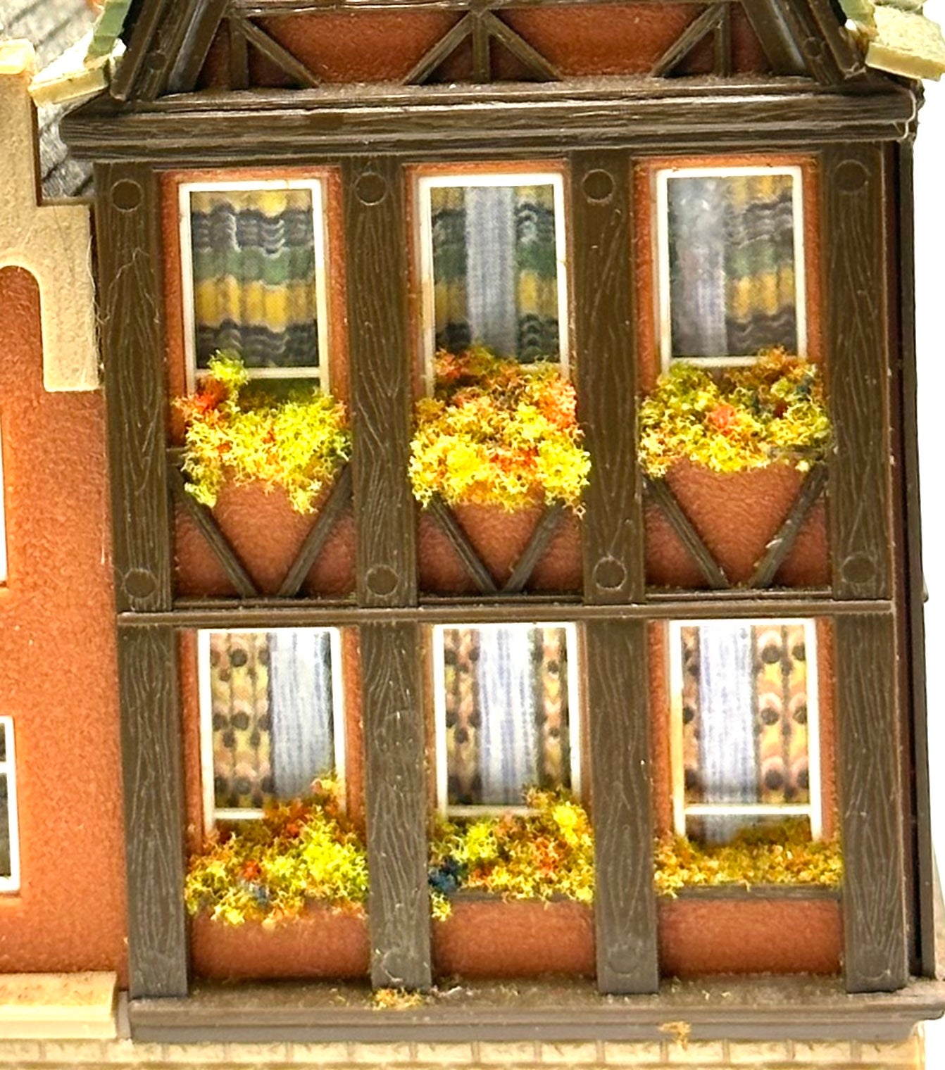 Vollmer N Scale 5-Story Wood Lattice Timber Frame Shops/ Apartment Building