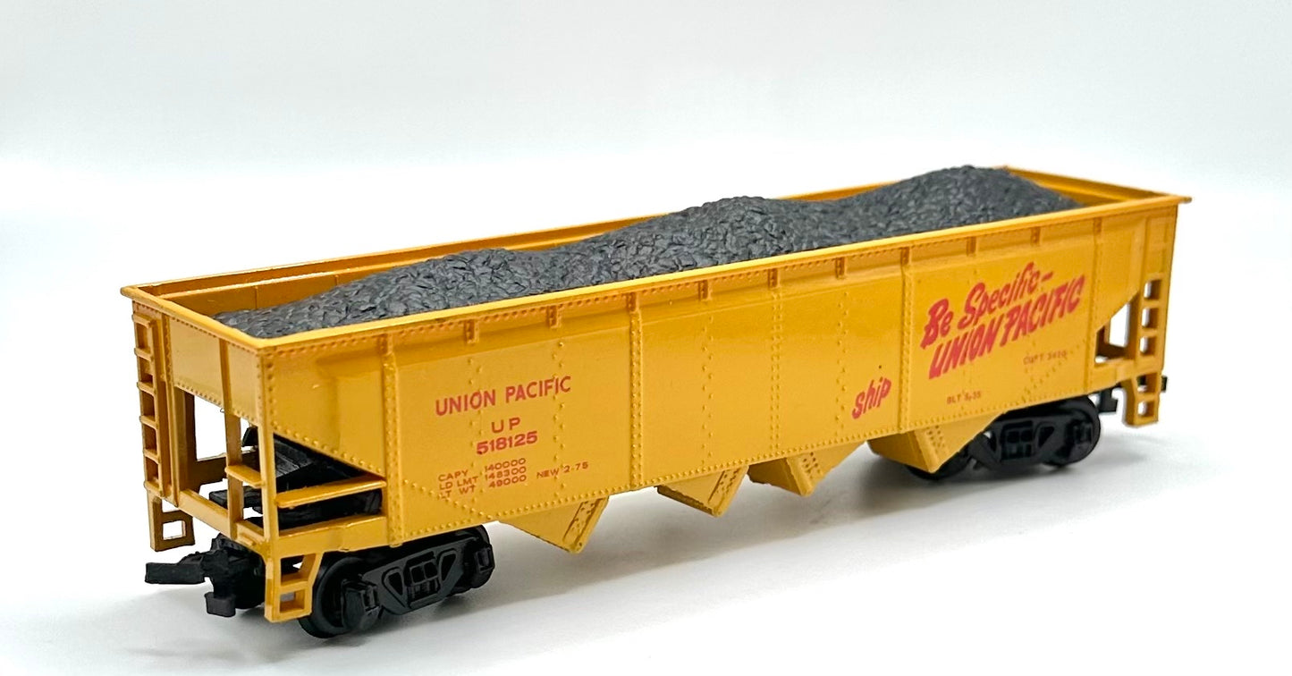 Bachmann HO Scale 76036 Union Pacific 42' Open Quad Hopper+ Coal Load