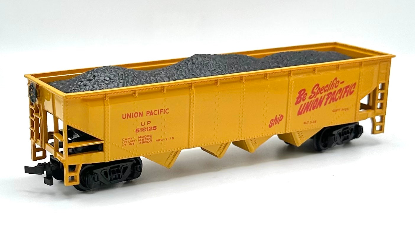 Bachmann HO Scale 76036 Union Pacific 42' Open Quad Hopper+ Coal Load